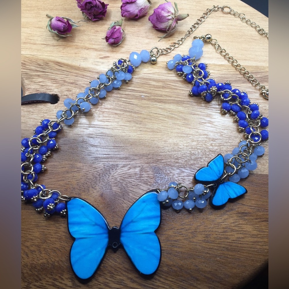 Butterflies 🦋 necklace (new)